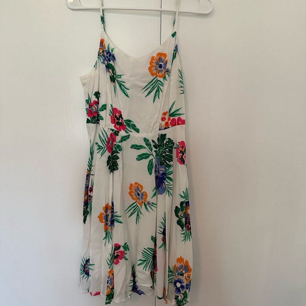 NWT Old Navy White Floral Dress
